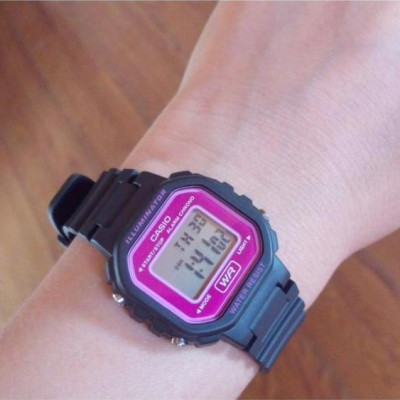 Đồng hồ nữ dây nhựa Casio LA-20WH-4ADF