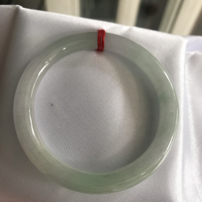 Vòng tay nữ đá Cẩm Thạch tự nhiên mới Tr Lý T Sao 48mm x chột 7mm màu trắng bóng xanh lý nhẹ đều hợp nữ tay nhỏ mệnh Kim Thủy 35kg - 48kg đeo đẹp xinh tay may mắn tốt cho công việc quà tặng nữ ý nghĩa ạ