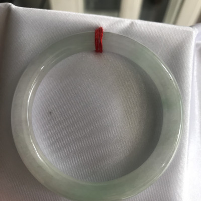 Vòng tay nữ đá Cẩm Thạch tự nhiên mới Tr Lý T Sao 48mm x chột 7mm màu trắng bóng xanh lý nhẹ đều hợp nữ tay nhỏ mệnh Kim Thủy 35kg - 48kg đeo đẹp xinh tay may mắn tốt cho công việc quà tặng nữ ý nghĩa ạ