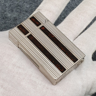 Vỏ Hột Quẹt Bật Lửa Upon Gas Đá D95B Họa Tiết Sơn Mài Họa Tiết Kẻ Dọc Đẹp Độc Lạ - Dùng Gas Đá Cao Cấp