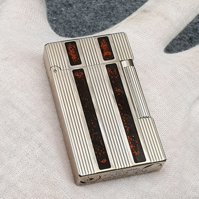 Vỏ Hột Quẹt Bật Lửa Upon Gas Đá D95B Họa Tiết Sơn Mài Họa Tiết Kẻ Dọc Đẹp Độc Lạ - Dùng Gas Đá Cao Cấp