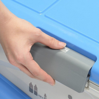 Thùng đá giữ nhiệt đa năng Sanka Vent 50L, tay cầm thu~kéo gọn nhẹ bằng nhôm chống gỉ sét cho phép di chuyển dễ dàng - nội địa Nhật Bản 