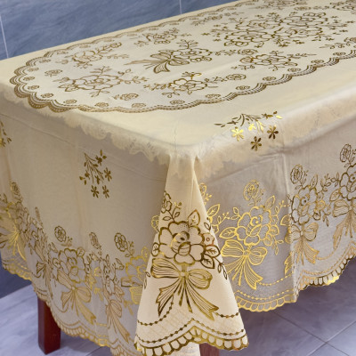 (Tặng 1 lót phần ăn 30 x45) Khăn Trải Bàn PAULEE WLG 751 (150 x 228 cm) hình oval - nền vàng, hoa văn phủ nhũ vàng, sang trọng, không thấm nước