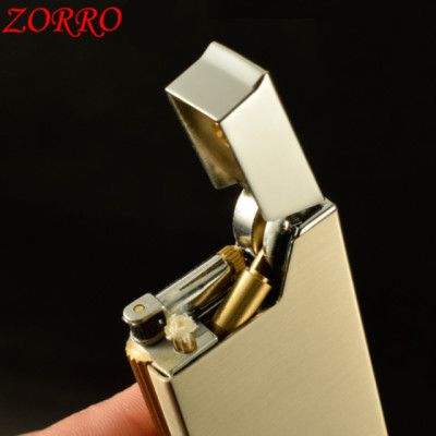 Vỏ Hộp Quẹt Bật Lửa Xăng Đá Zorro Z570 Thiết kế độc lạ - Dùng xăng bấc đá cao cấp ( nhiều màu )