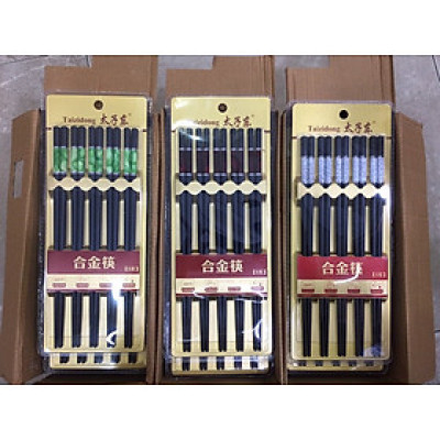 ĐŨA NHỰA ĐEN KHẢM ĐÁ_MÀU NGẪU NHIÊN_AVN0221