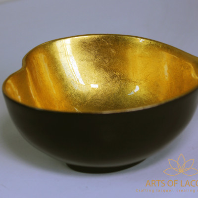 Bát Sơn Mài Hình Trái Tim Vàng