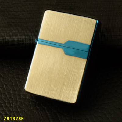 Vỏ Hột Quẹt Bật Lửa Hộp Quẹt Xăng Đá Zorro Z91328 Họa Tiết Xước Mịn - Giao Màu Ngẫu Nhiên