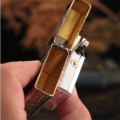 Vỏ Hột Quẹt Bật Lửa Xăng Đá Zorro Z2-1029 Khảm Trai Họa Tiết Cỏ 4 Lá May Mắn  (Không Có Xăng)