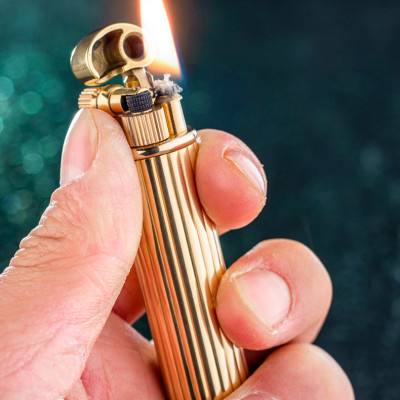 Vỏ Hột Quẹt Bật Lửa Xăng Đá Chief CF028 Thiết Kế Độc Lạ Sang Trọng Màu Vàng - Dùng Xăng Bấc Đá Cao Cấp