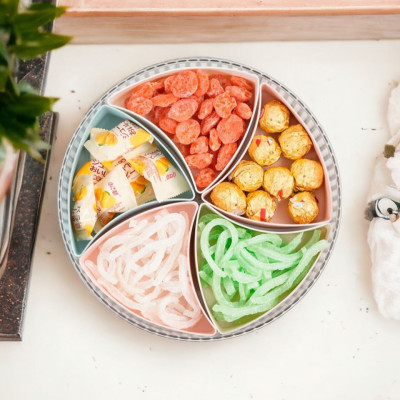 KHAY ĐỰNG MỨT TẾT BÁNH KẸO NHỰA MIKA TRONG SUỐT KHAY HỘP ĐỰNG BẦY BÁNH KẸO TRÁI CÂY DÙNG HÀNG NGÀY VÀ CÁC BỮA TIỆC HỘI NGHI SINH NHẬT CÓ NẮP ĐẬY SẠCH SẼ ĐẸP MẮT