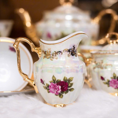 BỘ TRÀ SỨ MẠ VÀNG MEN NGỌC TRAI TIỆP KHẮC NỔI TIẾNG BH1111 (HÀNG CAO CẤP)