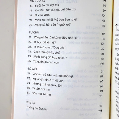 Sách - Mẹ Đức Ơi - 31 Câu Chuyện Làm Cha Mẹ Dưới Góc Nhìn Của Một Đứa Trẻ - Bìa Mềm
