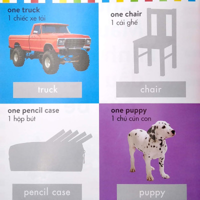 Sách Dán Hình Thông Minh - Chữ Số, Màu Sắc, Hình Dạng Đầu Tiên Của Bé