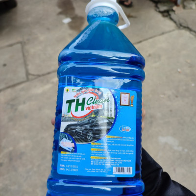 Nước rửa kinh ô tô, xe máy TH CLEAN can 2.5 lít