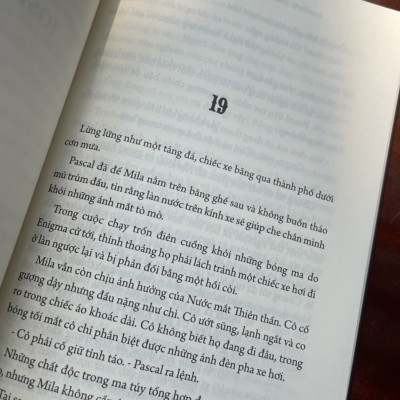 NGƯỜI ĐIỀU KHIỂN MÊ CUNG – Donato Carrisi – Hoàng Anh dịch – NXB Phụ Nữ Việt Nam (bìa mềm)