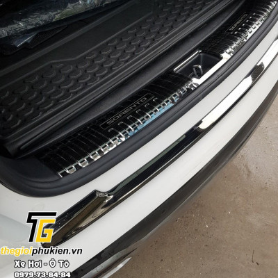 Bộ ốp chống trầy bậc cốp Kia Sorento 2021 - Mẫu Titan