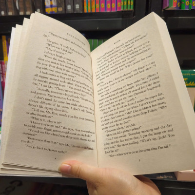 Sách - Room by Emma Donoghue - Fiction /Book Club - English Book