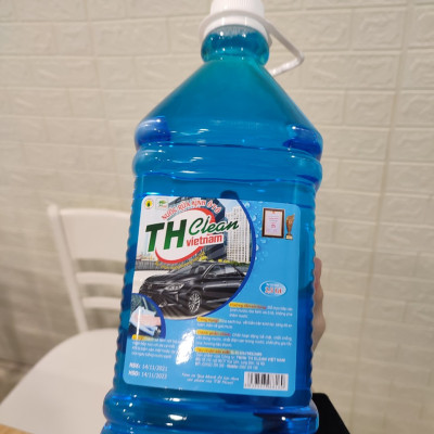 Nước rửa kinh ô tô, xe máy TH CLEAN can 2.5 lít