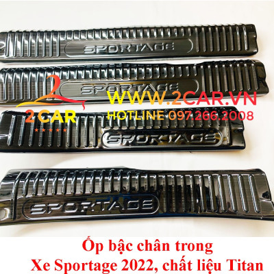 Ốp bậc cửa, Nẹp bước chân trong ngoài xe Kia Sportage 2022, 2023 chất liệu Titan cao cấp