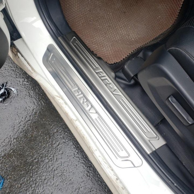 BỘ SẢN PHẨM Nẹp bước chân và ốp chống trầy cốp Honda HRV, HR-V - Mẫu Inox