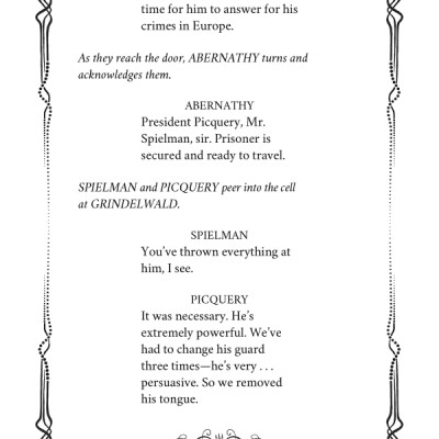 Fantastic Beasts: The Crimes of Grindelwald - The Original Screenplay (Hardback) -Tội ác của Grindelwald - Kịch bản gốc