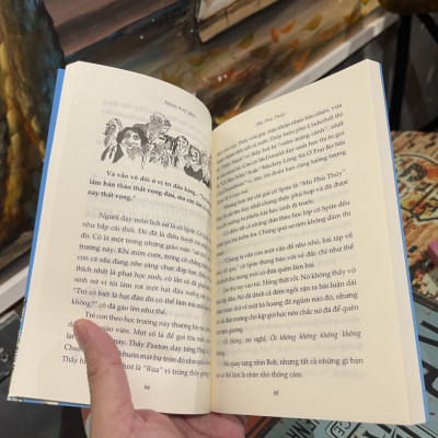 (Bestseller hài hước SỐ MỘT nước Anh của David Walliams) NHÓC TÌ TỶ PHÚ – Tony Ross minh họa – Seal dịch – Nhã Nam – NXB Hội nhà văn (Bìa mềm)