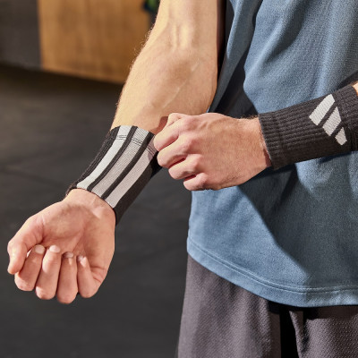 BẢO VỆ CỔ TAY ADIDAS ADST-13403BK