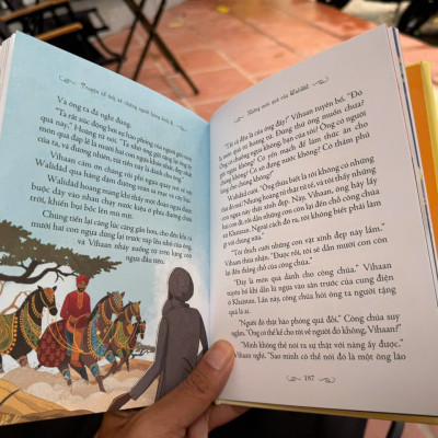 (Bìa cứng in màu) IILUSTRATED CLASSICS – TRUYỆN CỔ TÍCH VỀ NHỮNG NGƯỜI HÙNG BÌNH DỊ  – Ngọc Anh dịch – Đinh Tị Books – NXB Thế Giới