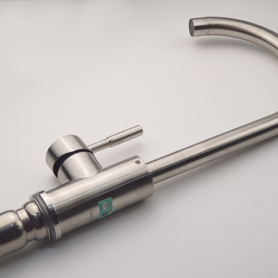 Vòi rửa chén nóng lạnh Inox SUS 304 nguyên khối Eurolife EL-KM09 (Trắng vàng)