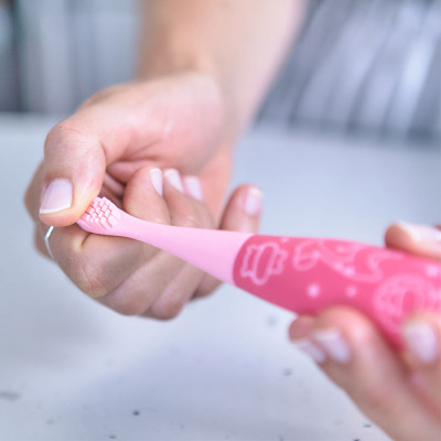 Bàn chải đánh răng silicon cho bé Marcus & Marcus, từ 2 tuổi