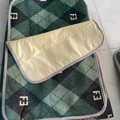 Chiếu điều hòa cao su non Tencel 1m6 x 2m - Bộ chiếu tặng kèm 2 vỏ gối - Giao ngẫu nhiên