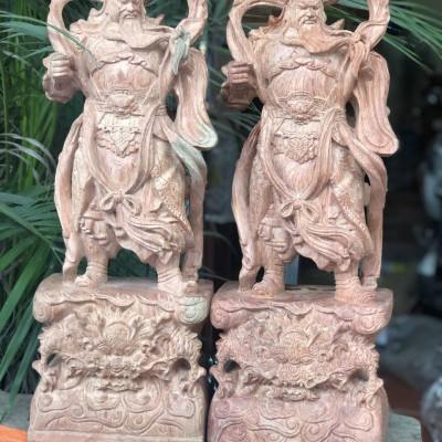 Tượng quan công cầm đao trấn ải bằng gỗ hương đá tuyệt đẹp kt cao 40×16×11cm