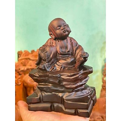 Tượng chú tiểu đồng đọc sách bằng gỗ trắc đỏ đen đẹp long lanh  kt cao 15×12×9cm