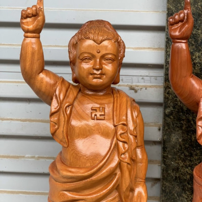 Tượng đức phật đản sinh bằng gỗ hương đá liền khối kt cao 60×20×20cm