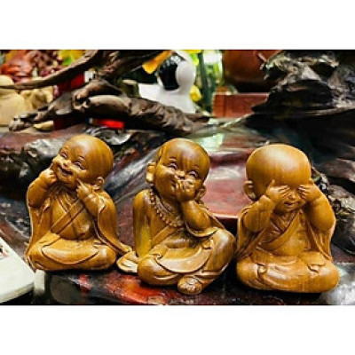 Bỗ tượng tam không trang trí bàn làm việc ,ôtô , láp tốp bằng gỗ bách xanh thơm phức kt cao 9×7×6cm