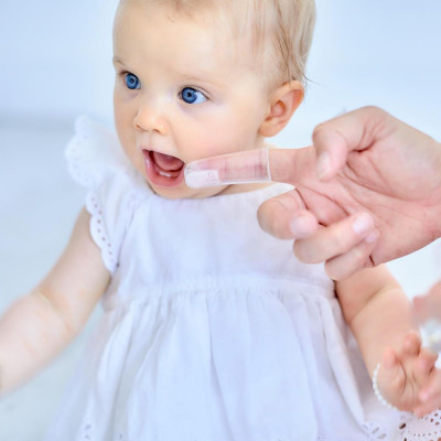 Bộ bàn chải và rơ lưỡi xỏ ngón silicon cho bé Marcus & Marcus, từ sơ sinh