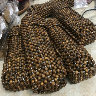 TẤM ĐỆM LÓT GHẾ ÔTÔ BẰNG CHUỖI HẠT GỖ BÁCH XANH THƠM NGỌT DỊU KT 104×45CM 