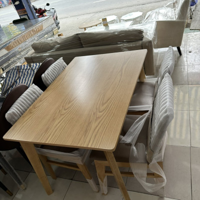 Bộ bàn ăn gỗ Juno Sofa 4 ghế chữ A kích thước 1m2 