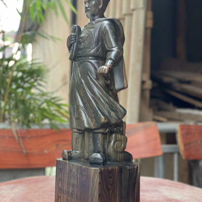 Tượng trạm khắc trần quốc tuấn ( Trần hưng đạo vương ) Bằng gỗ mun hoa kt cao 60×20×16cm