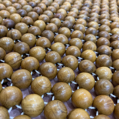 Lót Ghế Xe Ô Tô Hạt Gỗ Bách Xanh Hạt 1.2cm ( Mian .vn )