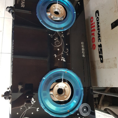 Bếp Gas Đôi Mặt Kính Chén Nhôm RedStar - Tặng bộ van dây tự đông -Màu Ngẫu nhiên Hàng Chính Hãng