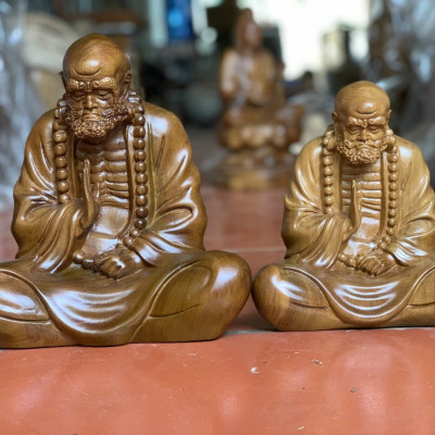 Tượng đạt ma sư tổ ngồi thiền bằng gỗ bách xanh thơm nức kt cao 15 