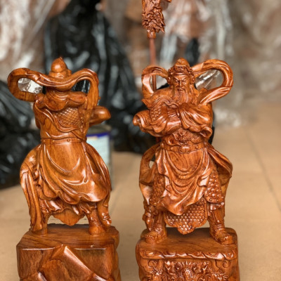 Tượng quan công cầm đao đứng trên đầu hổ phù kt cao 30