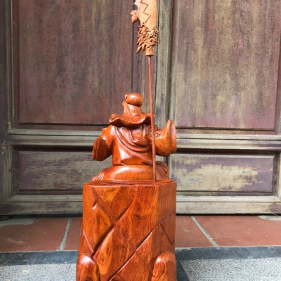 Tượng quan công đọc sách bằng gỗ hương đá kt cao 30cm