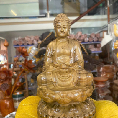 Tượng phật adi đà mini để ôtô ,bàn làm việc ,bàn học,láp tốp ...bằng gỗ bách xanh thơm nức kt cao 15×9×8cm  