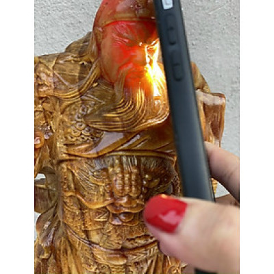 Tượng quan công cầm đao gỗ huyết long đứng trên gốc cây tùng kt cao 