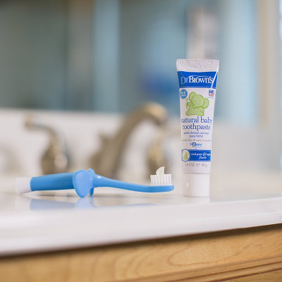 Combo Bàn Chải Và Kem Đánh Răng Hình Con Voi Dr.Brown