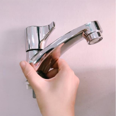 COMBO Chậu rửa mặt treo tường cỡ nhỏ GL4035CS - 40x35 cm, vòi rửa mặt đồng mạ crom lanh (đẹp, nhẹ nhàng tinh tế); chậu viền chống tràn