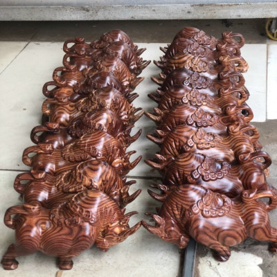 Cặp bò tót bằng gỗ trắc đỏ đen kt 20×9×10cm