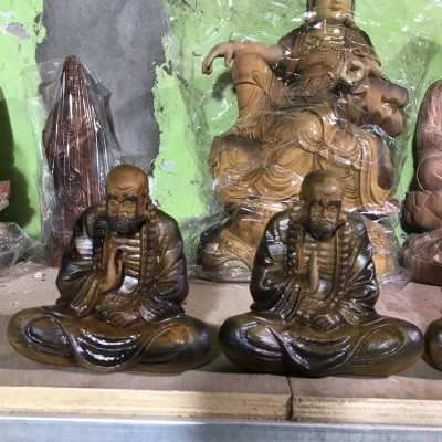 Tượng đạt ma sư tổ ngồi thiền bằng gỗ bách xanh thơm nức kt cao 15 